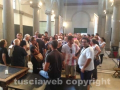 Santa Rosa - Tribune - Fila in stile medievale per i biglietti