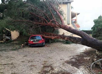 Tromba d'aria a Pescia Romana