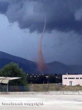 Le immagini della tromba d\'aria su Viterbo