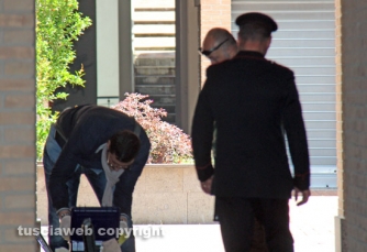 Trovato impiccato nel garage - Indagini dei carabinieri