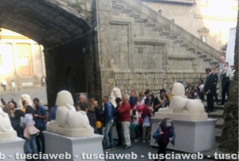 Viterbo - Egizi - Tutti in fila per vedere la mostra di Tutankhamon