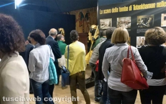 Viterbo - Egizi - Tutti in fila per vedere la mostra di Tutankhamon