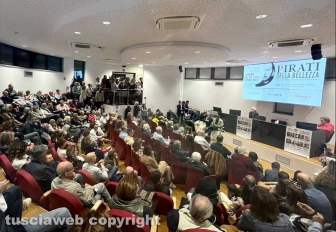 I Pirati della bellezza - Tutti in fila per vedere Marco Travaglio