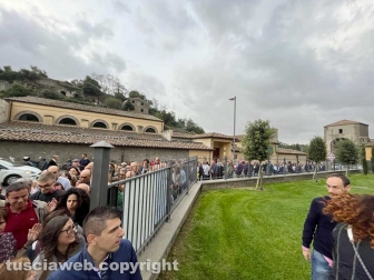 I Pirati della bellezza - Tutti in fila per vedere Marco Travaglio