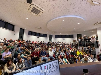 I Pirati della bellezza - Tutti in fila per vedere Marco Travaglio