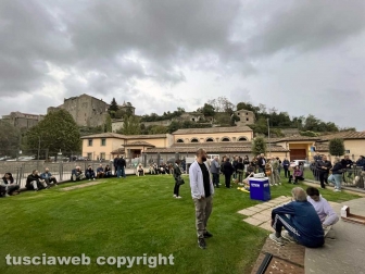 I Pirati della bellezza - Tutti in fila per vedere Marco Travaglio