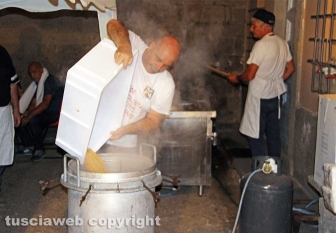 Tutto esaurito per le penne sotto la macchina
