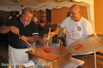 Tutto esaurito per le penne sotto la macchina