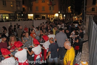 Tutto esaurito per le penne sotto la macchina