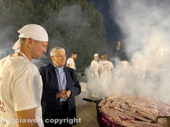 Santa Rosa - Cena dei facchini in piazza - Il vescovo Orazio Francesco Piazza