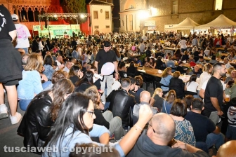 Santa Rosa - Cena dei facchini in piazza - Fratelli d'Italia
