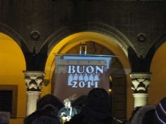 1-Si parte con una festa a piazza del comune