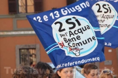82-Festa per la vittoria del si ai referendum