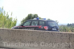 Un inferno di fiamme e fumo sulla superstrada