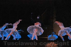 Un Lago dei cigni splendente - Balletto di San Pietroburgo