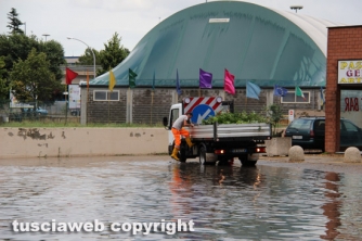 Viterbo allagata - Un lago sulla tangenziale