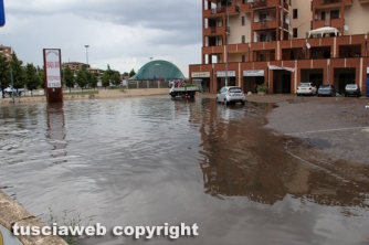Viterbo allagata - Un lago sulla tangenziale
