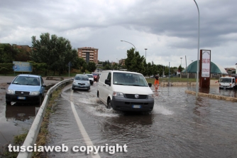 Viterbo allagata - Un lago sulla tangenziale
