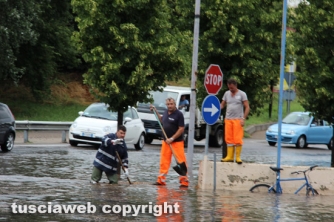 Viterbo allagata - Un lago sulla tangenziale