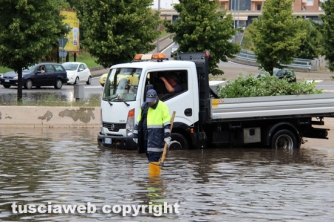 Viterbo allagata - Un lago sulla tangenziale
