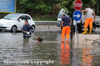 Viterbo allagata - Un lago sulla tangenziale