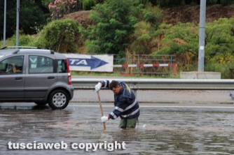 Viterbo allagata - Un lago sulla tangenziale