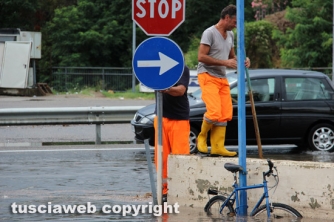Viterbo allagata - Un lago sulla tangenziale