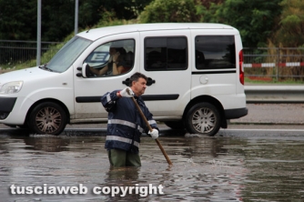 Viterbo allagata - Un lago sulla tangenziale
