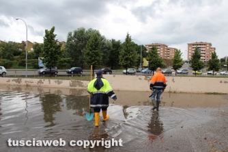 Viterbo allagata - Un lago sulla tangenziale
