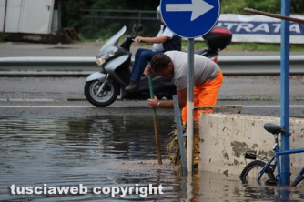 Viterbo allagata - Un lago sulla tangenziale