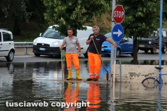 Viterbo allagata - Un lago sulla tangenziale