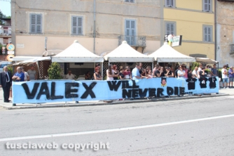 Un paese intero al funerale di Valentino