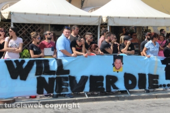 Un paese intero al funerale di Valentino