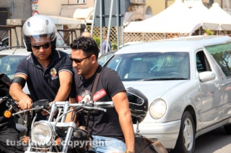 Un paese intero al funerale di Valentino
