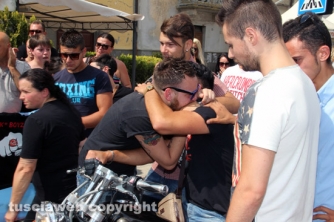 Un paese intero al funerale di Valentino