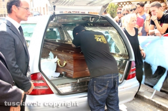 Un paese intero al funerale di Valentino