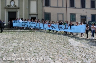 Un paese intero al funerale di Valentino