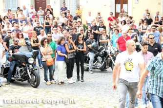 Un paese intero al funerale di Valentino