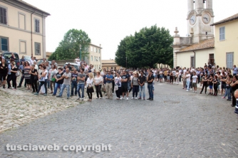 Un paese intero al funerale di Valentino182