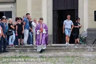 Un paese intero al funerale di Valentino
