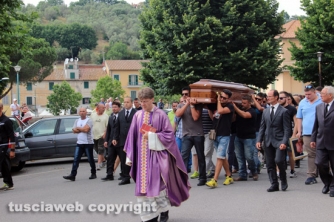 Un paese intero al funerale di Valentino