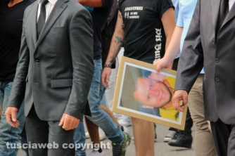 Un paese intero al funerale di Valentino