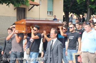 Un paese intero al funerale di Valentino