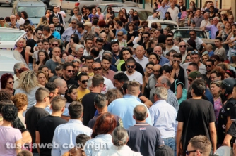 Un paese intero al funerale di Valentino