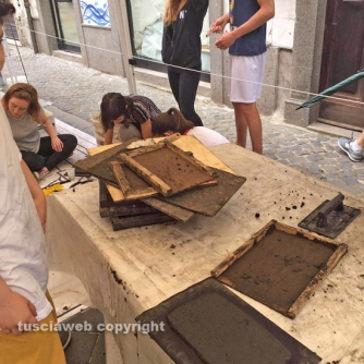 Processione Corpus Domini - Un tappeto di fiori ricopre Bolsena