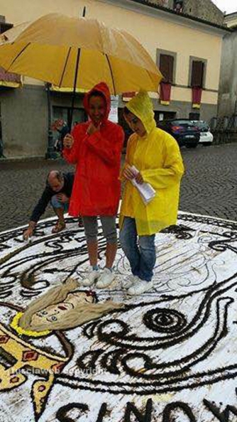 Processione Corpus Domini - Un tappeto di fiori ricopre Bolsena
