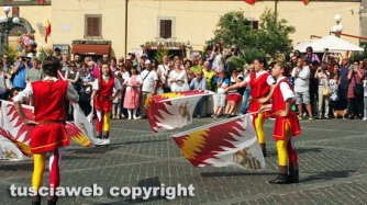 Processione Corpus Domini - Un tappeto di fiori ricopre Bolsena