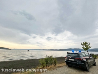 Montefiascone - Una barca si ribalta nel lago - I carabinieri