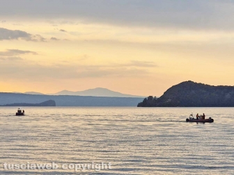 Montefiascone - Una barca si ribalta nel lago