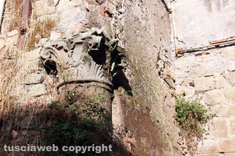 Una discarica in centro